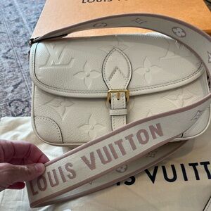 Authentic Louis Vuitton Diane style handbag Empriente Cream 2 straps included